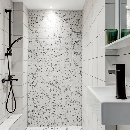 Quiet Elegance In Center 소피아